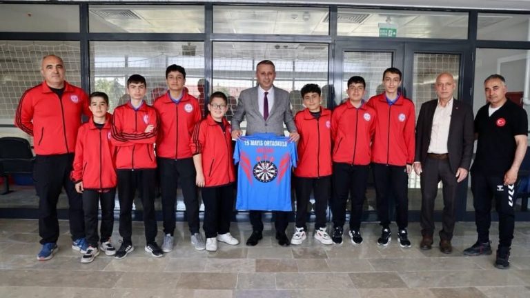 Şampiyonlardan İl Müdürü Dorul’a ziyaret